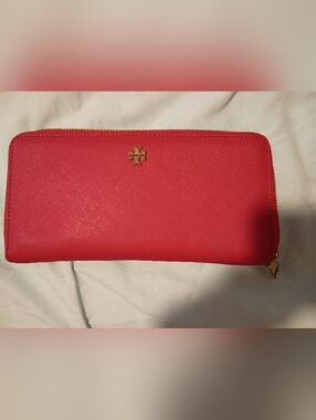 Tory Burch Pink Saffiano Zip Pouch Gold Logo EUC